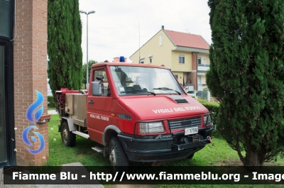 Iveco Fauno
Vigili del Fuoco
Comando Provinciale di Pisa
Distaccamento Volontario di San Miniato Basso
Allestimento Rampini
VF 17590
Parole chiave: Iveco_Fauno Vigili_del_Fuoco Comando_Provinciale_Pisa VF_17590