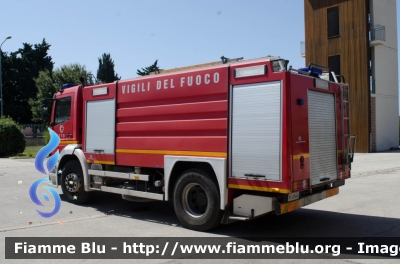 Mercedes-Benz Atego 1828 I serie
Vigili del Fuoco
Comando Provinciale di Grosseto
Distaccamento di Orbetello
AutoBottePompa allestimento Bai
VF 22449
Parole chiave: Mercedes_Benz Atego_1828_Iserie VF22449