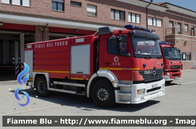 Mercedes-Benz Atego 1828 I serie
Vigili del Fuoco
Comando Provinciale di Grosseto
Distaccamento di Orbetello
AutoBottePompa allestimento Bai
VF 22449
Parole chiave: Mercedes_Benz Atego_1828_Iserie VF22449