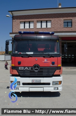 Mercedes-Benz Atego 1828 I serie
Vigili del Fuoco
Comando Provinciale di Grosseto
Distaccamento di Orbetello
AutoBottePompa allestimento Bai
VF 22449
Parole chiave: Mercedes_Benz Atego_1828_Iserie VF22449