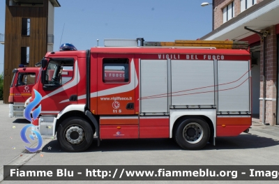 Volvo FL 280 III serie
Vigili del Fuoco
Comando Provinciale di Grosseto
Distaccamento di Orbetello
AutoPompaSerbatoio allestimento BAI
VF 25963
Parole chiave: Volvo FL_280_IIIserie VF25963