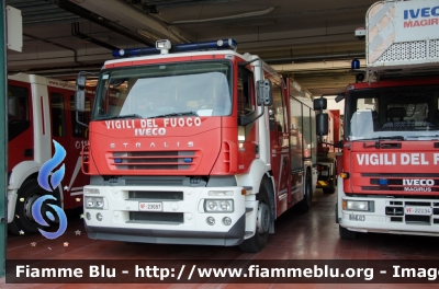 Iveco Stralis AF190S40 I serie
Vigili del Fuoco
 Comando Provinciale di Siena
 Distaccamento Permanente di Poggibonsi
 AutoPompaSerbatoio allestimento Iveco-Magirus
 VF 23687
Parole chiave: Iveco Stralis_AF190S40_Iserie VF23687