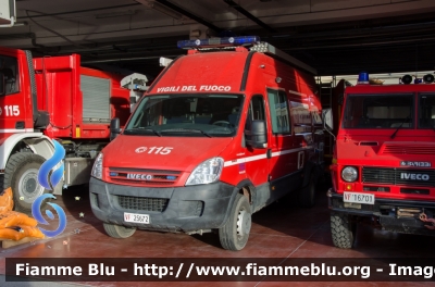 Iveco Daily IV serie
Vigili del Fuoco
 Comando Provinciale di Siena
 AutoFurgone/Unità di Crisi Locale 
 allestimento Iveco-Magirus
 VF 25672
Parole chiave: Iveco Daily_IVserie VF25672