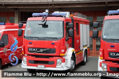 Volvo FL 280 III serie
Vigili del Fuoco
Corpo Permanente di Bolzano
Berufsfeuerwehr Bozen
AutoPompaSerbatoio allestimento Bai
VF 044 BZ
Parole chiave: Volvo FL_280_IIIserie Vigili_del_Fuoco_Bolzano VF044BZ