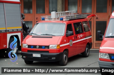 Volkswagen Transporter T4
Vigili del Fuoco
Corpo Permanente di Bolzano
Berufsfeuerwehr Bozen
Polisoccorso
VF 026 BZ
Parole chiave: Volkswagen Transporter_T4 Vigili_del_Fuoco_Bolzano VF026BZ