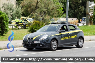 Alfa Romeo Nuova Giulietta
Guardia di Finanza
Allestimento NCT Nuova Carrozzeria Torinese
Decorazione Grafica Artlantis
GdiF 471 BK
Parole chiave: Alfa_Romeo Nuova_Giulietta GdiF471BK