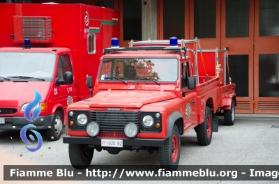 Land Rover Defender 110 HCPU
Vigili del Fuoco
Corpo Permanente di Bolzano
Berufsfeuerwehr Bozen
Allestimento BAI
VF 020 BZ
Parole chiave: Land Rover_Defender_110 HCPU Vigili_del_Fuoco_Bolzano VF020BZ