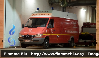 Mercedes-Benz Sprinter 4x4 II serie
Vigili del Fuoco
Comando Provinciale di Prato
Carro Aria
VF 21260
Parole chiave: Mercedes_Benz Sprinter 4x4_IIserie VF_Comando_Provinciale_Prato VF_21260