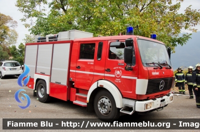 Mercedes-Benz 1428
Vigili del Fuoco
Unione Distrettuale Bassa Atesina
Corpo Volontario di Termeno (BZ)
Freiwillige Feuerwehr Tramin
AutoPompa Serbatoio
Allestita Rosenbauer
VF 0ET BZ
Parole chiave: Mercedes-Benz 1428 VF0ETBZ