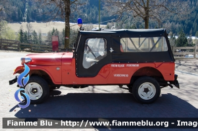 Jeep CJ-5 
Vigili del Fuoco
 Unione Distrettuale di Bolzano
 Corpo Volontario di Frasinetto
 Freiwillige Feuerwehr Verschneid
 VF 1WH BZ
Parole chiave: Jeep CJ_5 VF1WHBZ