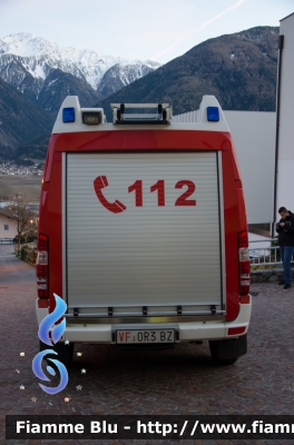 Mercedes-Benz Sprinter III serie
Vigili del Fuoco
 Unione Distrettuale della Bassa Val Venosta
 Corpo Volontario di Vezzano
 Freiwillige Feuerwehr Vetzan
 Allestimento Rosenbauer
 VF 0R3 BZ
Parole chiave: Mercedes_Benz Sprinter_IIIserie VF0R3BZ