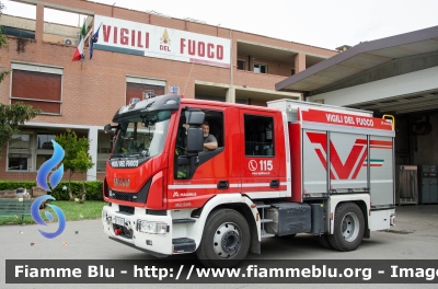 Iveco EuroCargo 120EL25 IV serie
Vigili del Fuoco
Comando Provinciale di Firenze
Distaccamento Permanente di Firenze Ovest (FI)
AutoPompaSerbatoio allestimento Magirus
VF 31871
Parole chiave: Iveco EuroCargo_120EL25_IVserie VF31871