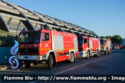 Mercedes-Benz 1124 4x4
Vigili del Fuoco
Comando Provinciale di Firenze
Distaccamento Volontario di Marradi
AutoBottePompa allestimento Bai
VF 19217
Parole chiave: Mercedes_Benz 1124_4x4 VF19217