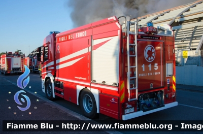 Scania P370 III serie
Vigili del Fuoco
Comando Provinciale di Firenze
AutoBottePompa allestimento Bai
VF 30619
Parole chiave: Scania P370_IIIserie VF30619