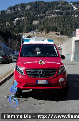 Mercedes-Benz Vito 4x4 III serie
Corpo Nazionale Soccorso Alpino e Speleologico
Stazione della Val Gardena
Bergrettung Groden
Allestito Kofler Fahrzeugbau
PC ZS 10G
Parole chiave: Mercedes_Benz Vito_4x4_IIIserie PCZS10G