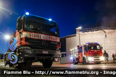 Mercedes-Benz Actros 2044 4x4 II serie
Vigili del Fuoco
Comando Provinciale di Firenze
Distaccamento Aeroportuale di Peretola
VF 22003
Parole chiave: Mercedes_Benz Actros_2044_4x4_IIserie VF22003