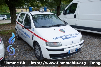 Fiat Punto II serie
Associazione Nazionale Carabinieri
Sezione Le Signe
Parole chiave: Fiat Punto_IIserie