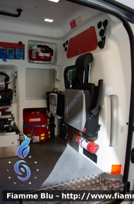 Ford Transit VIII serie
Croce Rossa Italiana
Sede della Val Gardena
Italienisches Rotes Kreuz - Sektion Gröden
Crousc Checena Italiana - Seziun de Gherdëina
CRI 315
Allestimento AmbulanzMobile
CRI 779 AF
Parole chiave: Ford Transit_VIIIserie CRI779AF