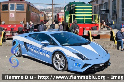 Lamborghini Gallardo II serie Restyle
Polizia di Stato
Polizia Stradale
POLIZIA H3376

Parole chiave: Lamborghini Gallardo_IIserie Restyle Polizia_di_Stato POLIZIA_H3376