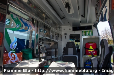 Mercedes-Benz Sprinter III serie restyle
Pubblica Assistenza Santa Croce sull'Arno (PI)
Allestita Alessi & Becagli
Particolare Vano Sanitario
Parole chiave: Mercedes_Benz Sprinter_IIIserie_restyle Pubblica_Assistenza_Santa_Croce_Sull_Arno