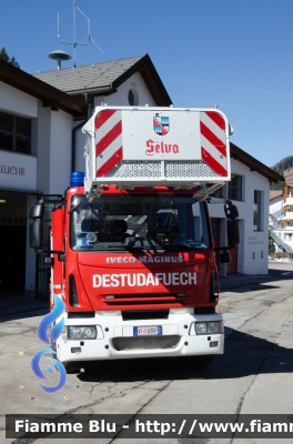 Iveco 160E30 II serie
Vigili del Fuoco
Unione Distrettuale di Bolzano
Corpo Volontario di Selva Gardena (BZ)
Freiwillige Feuerwehr Wolkenstein
Allestito Magirus
VF FW30F
Parole chiave: Iveco 160E30_IIserie VFFW30F