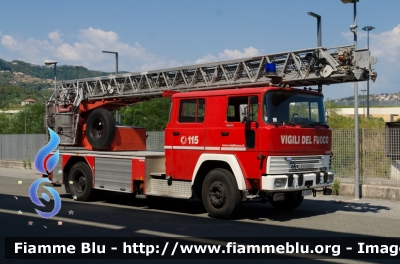 Iveco Magirus-Deutz 256D14
Vigili del Fuoco
Comando Provinciale di Savona
Distaccamento Permanente di Albenga
AutoScala allestimento Iveco-Magirus
Ricondizionata Fortini
VF 26578
Parole chiave: Iveco Magirus_Deutz_256D14 VF26578