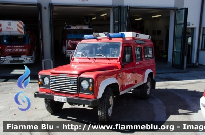 Land Rover Defender 110
Vigili del Fuoco
Unione Distrettuale di Bolzano
Corpo Volontario di Selva Gardena (BZ)
Freiwillige Feuerwehr Wolkenstein
Allestito Brandschutz
VF 22F BZ
Parole chiave: Land_Rover Defender_110 VF22FBZ