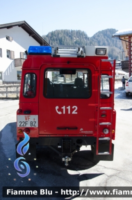 Land Rover Defender 110
Vigili del Fuoco
Unione Distrettuale di Bolzano
Corpo Volontario di Selva Gardena (BZ)
Freiwillige Feuerwehr Wolkenstein
Allestito Brandschutz
VF 22F BZ
Parole chiave: Land_Rover Defender_110 VF22FBZ