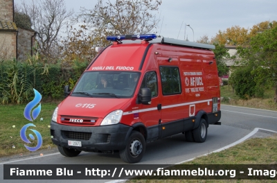 Iveco Daily IV serie
Vigili del Fuoco
Comando Provinciale di Siena
AutoFurgone/Unità di Crisi Locale 
allestimento Iveco-Magirus
VF 25672
Parole chiave: Iveco Daily_IVserie Vigili_del_Fuoco Comando_Provinciale_Siena VF25672