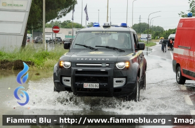 Land Rover Defender 110 II serie
Guardia di Finanza
Soccorso Alpino
Allestimento Elevox
GdiF 836 BQ
Parole chiave: Land_Rover Defender_110_IIserie GdiF836BQ Alluvione_Emilia