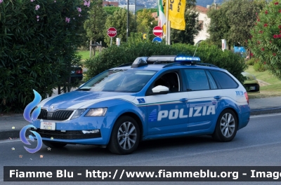 Skoda Octavia V serie
Polizia di Stato
Polizia Stradale in servizio sulla rete autostradale SALT
POLIZIA M2963
Parole chiave: Skoda Octavia_Vserie POLIZIA_M2963