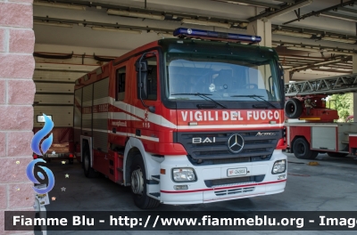 Mercedes-Benz Actros 1841 II serie
Vigili del Fuoco
Comando Provinciale di Livorno
Distaccamento di Piombino
AutoPompaSerbatoio allestimento Bai
VF 24503
Parole chiave: Mercedes_Benz Actros_1841_IIserie VF24503