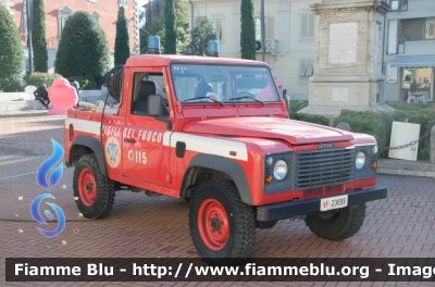 Land Rover Defender 90
Vigili del Fuoco
Comando Provinciale di Pisa
Distaccamento Volontario di Pontedera
Nucleo NBCR
VF 23899
Parole chiave: Land_Rover Defender_90 VF23899