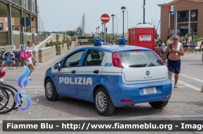 Fiat Punto VI serie
Polizia di Stato
Allestimento Nuova Carrozzeria Torinese
Decorazione grafica Artlantis
POLIZIA N5032
Parole chiave: Fiat Punto_VIserie POLIZIA_N5032