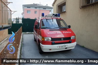 Volkswagen Transporter T4 Syncro
Vigili del Fuoco
Unione Distrettuale della Vallagarina
Corpo Volontario di Ala
VF D47 TN
Parole chiave: Volkswagen Transporter_T4 Syncro Vigili_del_Fuoco_Ala VFD47TN