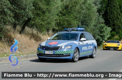 Skoda Octavia Wagon V serie
Polizia di Stato
Polizia Stradale
Allestimento Focaccia
Decorazione Grafica Artlantis
POLIZIA M5285
In scorta alla Mille Miglia 2021
Parole chiave: Skoda Octavia_Wagon_Vserie POLIZIAM5285