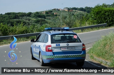 Skoda Octavia Wagon V serie
Polizia di Stato
Polizia Stradale
Allestimento Focaccia
Decorazione Grafica Artlantis
POLIZIA M5285
In scorta alla Mille Miglia 2021
Parole chiave: Skoda Octavia_Wagon_Vserie POLIZIAM5285