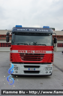 Iveco Stralis AS I serie
Vigili del Fuoco
Unione Distrettuale Alto Garda e Ledro
Corpo Volontario di Riva del Garda (TN)
VF 5H2 TN
Parole chiave: Iveco Stralis_AS_Iserie VF5H2TN