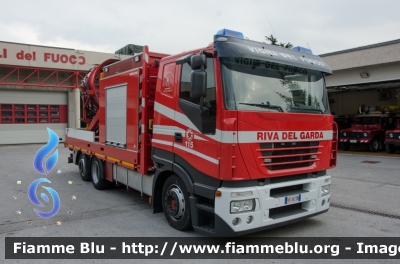 Iveco Stralis AS I serie
Vigili del Fuoco
Unione Distrettuale Alto Garda e Ledro
Corpo Volontario di Riva del Garda (TN)
VF 5H2 TN
Parole chiave: Iveco Stralis_AS_Iserie VF5H2TN