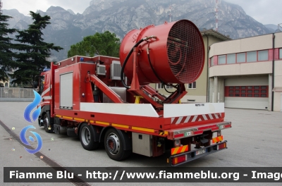 Iveco Stralis AS I serie
Vigili del Fuoco
Unione Distrettuale Alto Garda e Ledro
Corpo Volontario di Riva del Garda (TN)
VF 5H2 TN
Parole chiave: Iveco Stralis_AS_Iserie VF5H2TN