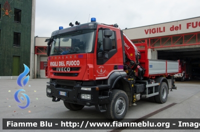 Iveco Trakker 4x4 II serie
Vigili del Fuoco
Unione Distrettuale Alto Garda Ledro (TN)
Assegnata al Corpo Volontario di Riva del Garda
VF 7K3 TN
Parole chiave: Iveco Trakker_4x4_IIserie VF7K3TN