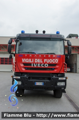 Iveco Trakker 4x4 II serie
Vigili del Fuoco
Unione Distrettuale Alto Garda Ledro (TN)
Assegnata al Corpo Volontario di Riva del Garda
VF 7K3 TN
Parole chiave: Iveco Trakker_4x4_IIserie VF7K3TN