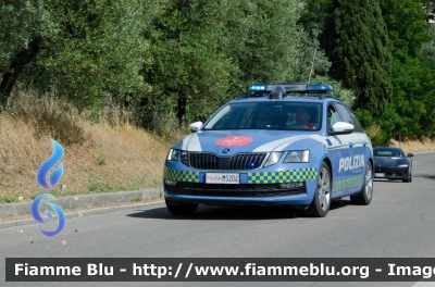 Skoda Octavia Wagon V serie
Polizia di Stato
Polizia Stradale
Allestimento Focaccia
Decorazione Grafica Artlantis
POLIZIA M5204
In scorta alla Mille Miglia 2021
Parole chiave: Skoda Octavia_Wagon_Vserie POLIZIAM5204