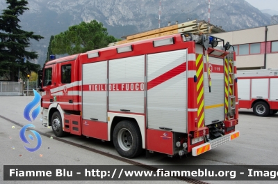 Mercedes-Benz Actros 1841 II serie
Vigili del Fuoco
Unione Distrettuale Alto Garda e Ledro
Corpo Volontario di Riva del Garda (TN)
AutoPompaSerbatoio allestimento Bai
VF 1A1 TN
Parole chiave: Mercedes_Benz Actros_1841_IIserie VF1A1TN