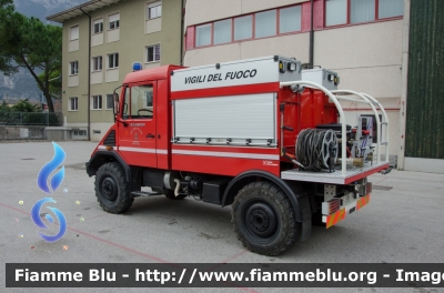 Mercedes-Benz Unimog U100 L
Vigili del Fuoco
Unione Distrettuale Alto Garda e Ledro
Corpo Volontario di Riva del Garda (TN)
Allestimento Kofler Fahrzeugbau
VF E95 TN
Parole chiave: Mercedes_Benz Unimog_U100L VFE95TN