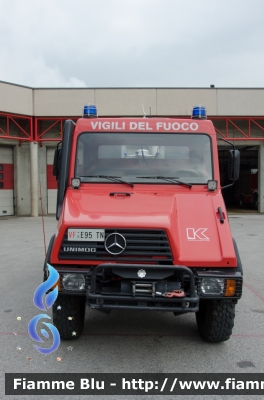 Mercedes-Benz Unimog U100 L
Vigili del Fuoco
Unione Distrettuale Alto Garda e Ledro
Corpo Volontario di Riva del Garda (TN)
Allestimento Kofler Fahrzeugbau
VF E95 TN
Parole chiave: Mercedes_Benz Unimog_U100L VFE95TN