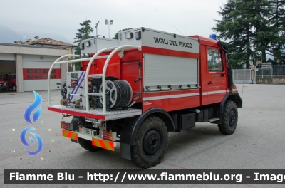 Mercedes-Benz Unimog U100 L
Vigili del Fuoco
Unione Distrettuale Alto Garda e Ledro
Corpo Volontario di Riva del Garda (TN)
Allestimento Kofler Fahrzeugbau
VF E95 TN
Parole chiave: Mercedes_Benz Unimog_U100L VFE95TN