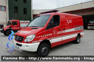 Mercedes-Benz Sprinter 4x4 III serie
Vigili del Fuoco
Unione Distrettuale Alto Garda e Ledro
Corpo Volontario di Riva del Garda (TN)
Allestimento Kofler Fahrzeugbau
VF 5K3 TN
Parole chiave: Mercedes_Benz Sprinter_4x4_IIIserie VF5K3TN