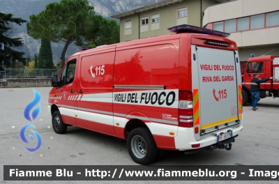 Mercedes-Benz Sprinter 4x4 III serie
Vigili del Fuoco
Unione Distrettuale Alto Garda e Ledro
Corpo Volontario di Riva del Garda (TN)
Allestimento Kofler Fahrzeugbau
VF 5K3 TN
Parole chiave: Mercedes_Benz Sprinter_4x4_IIIserie VF5K3TN