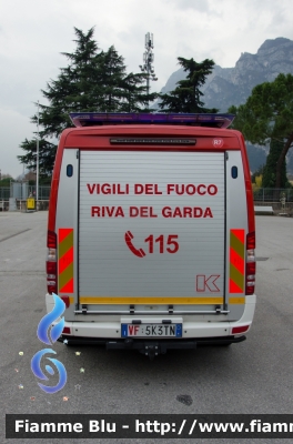 Mercedes-Benz Sprinter 4x4 III serie
Vigili del Fuoco
Unione Distrettuale Alto Garda e Ledro
Corpo Volontario di Riva del Garda (TN)
Allestimento Kofler Fahrzeugbau
VF 5K3 TN
Parole chiave: Mercedes_Benz Sprinter_4x4_IIIserie VF5K3TN